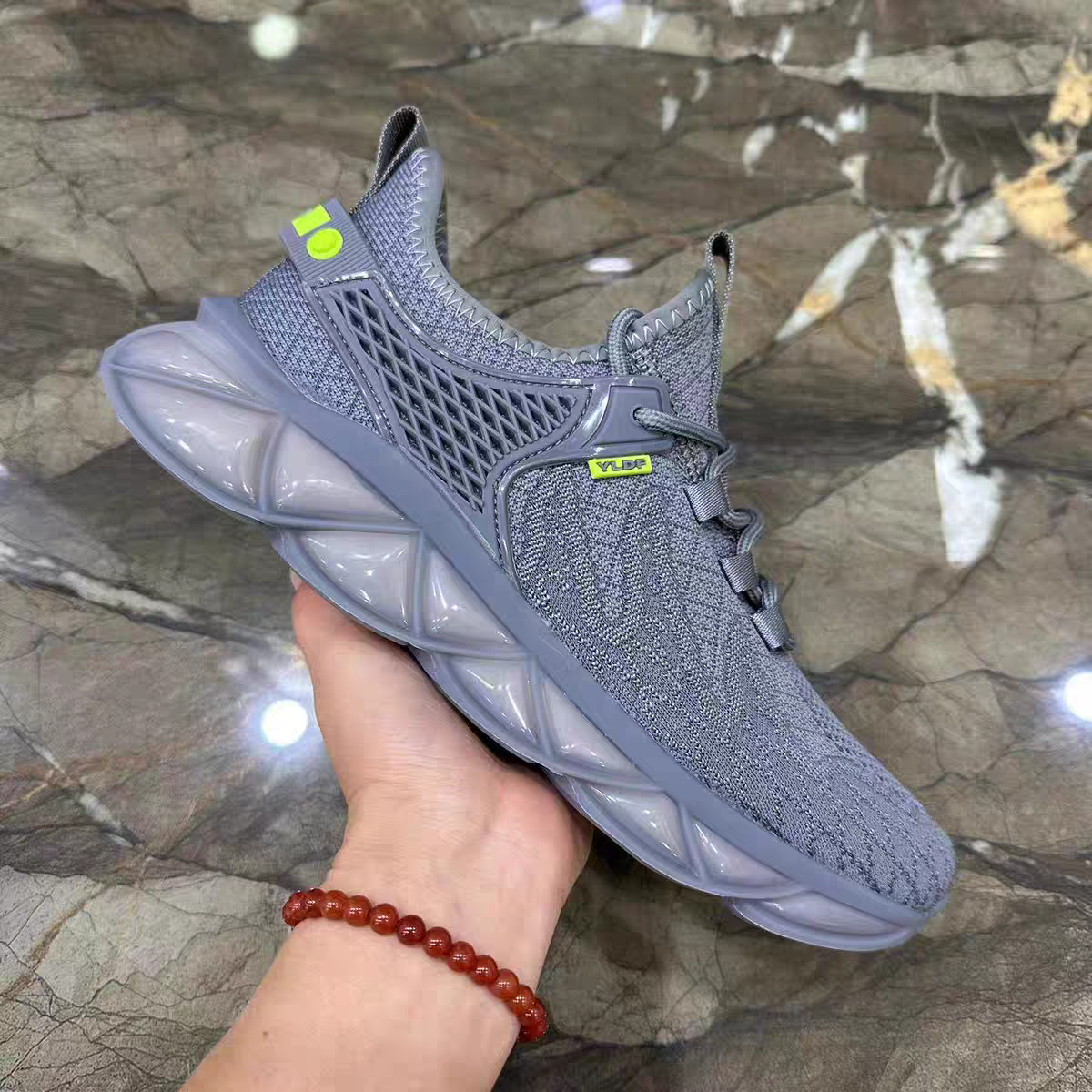 Breathable mesh soft sole fly knit casual mesh shoes