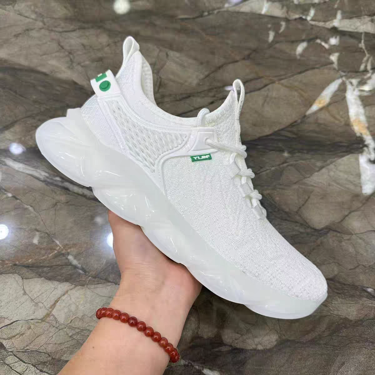 Breathable mesh soft sole fly knit casual mesh shoes