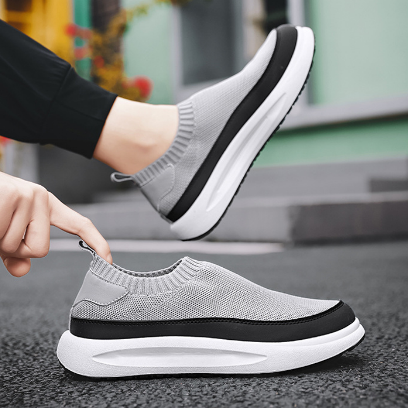 Men's Outdoor Flyknit Breathable Laceless Sneakers